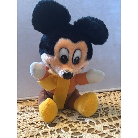 Vintage Mickey Mouse A Christmas Carol Plush Toy Collectible Series Disney 80s - Picture 8 of 9